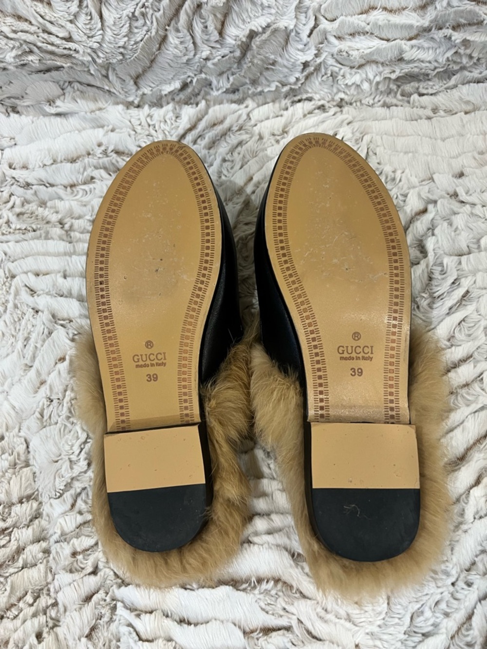 Black Leather Fur-Lined Mule with Gold Bit Hardware
Non authentic - Picture 5 of 6